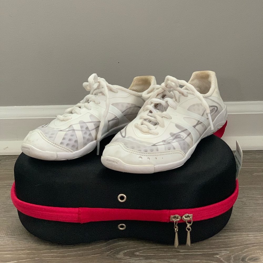 Nfinity Vengance Cheer Shoes